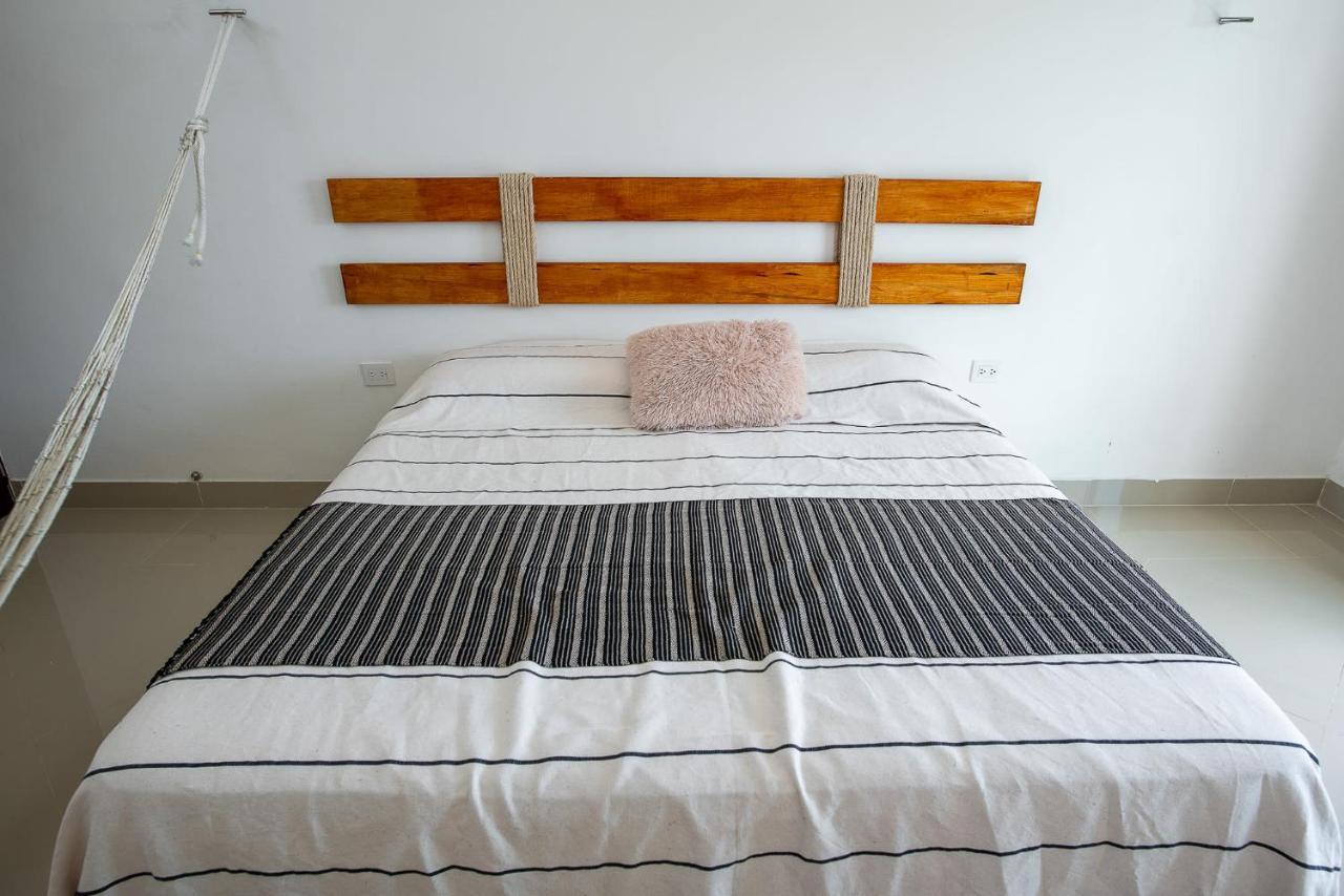 97982 New Modern Villa, Private Pool, High Internet Speed, 2 Blocks From The Beach Pueblo Pueblo Chicxulub エクステリア 写真