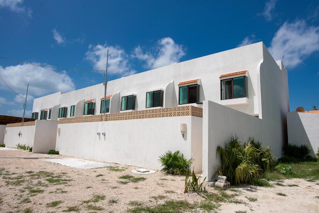 97982 New Modern Villa, Private Pool, High Internet Speed, 2 Blocks From The Beach Pueblo Pueblo Chicxulub エクステリア 写真