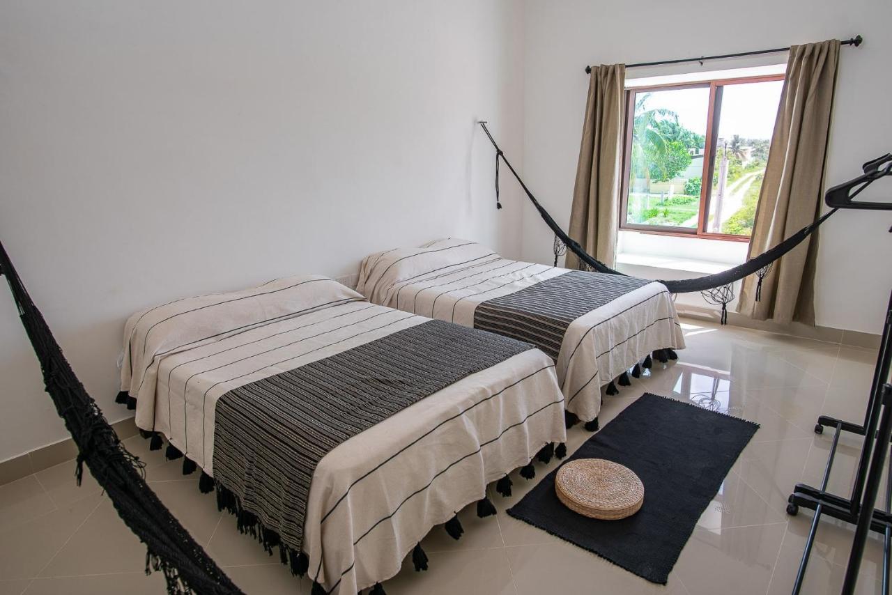 97982 New Modern Villa, Private Pool, High Internet Speed, 2 Blocks From The Beach Pueblo Pueblo Chicxulub エクステリア 写真