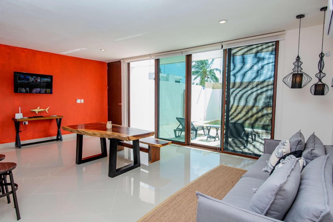 97982 New Modern Villa, Private Pool, High Internet Speed, 2 Blocks From The Beach Pueblo Pueblo Chicxulub エクステリア 写真